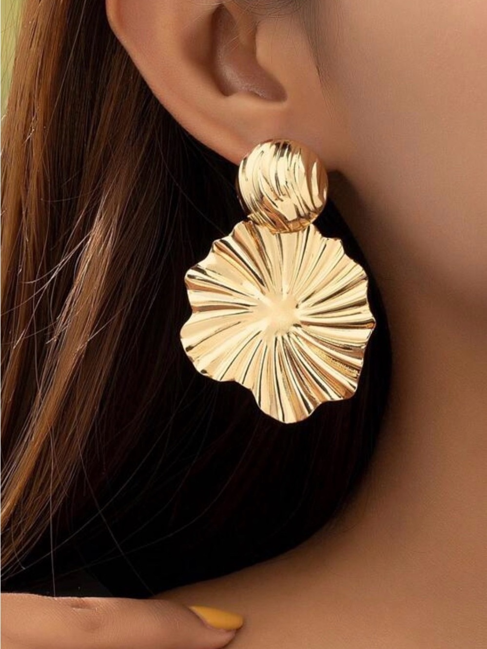 Gold Floral Drop Earrings - Elegant Women Jewelry - Picture 4 of 6